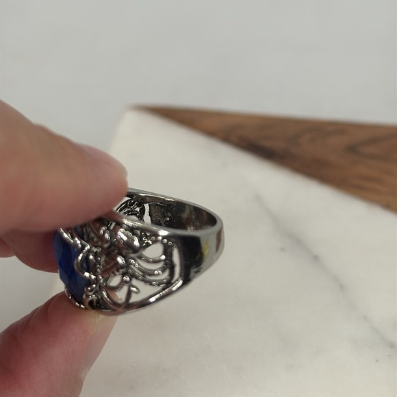 Vintage Silver Toned Ring with Blue Gemstone lot D14 - Picture 4 of 11